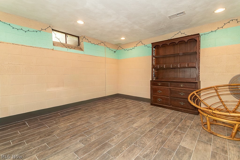 565 Bassett Road Bay Village OH 44140