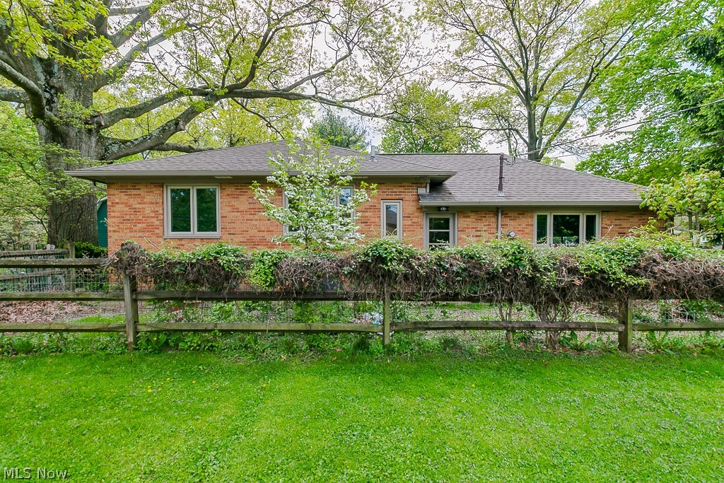 565 Bassett Road Bay Village OH 44140