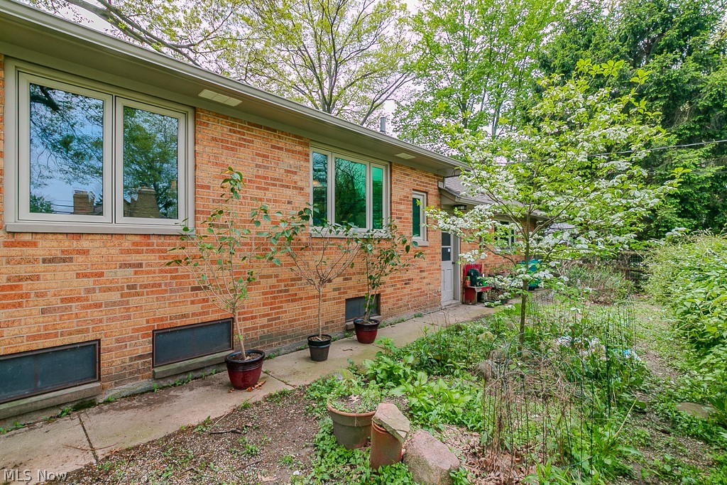 565 Bassett Road Bay Village OH 44140