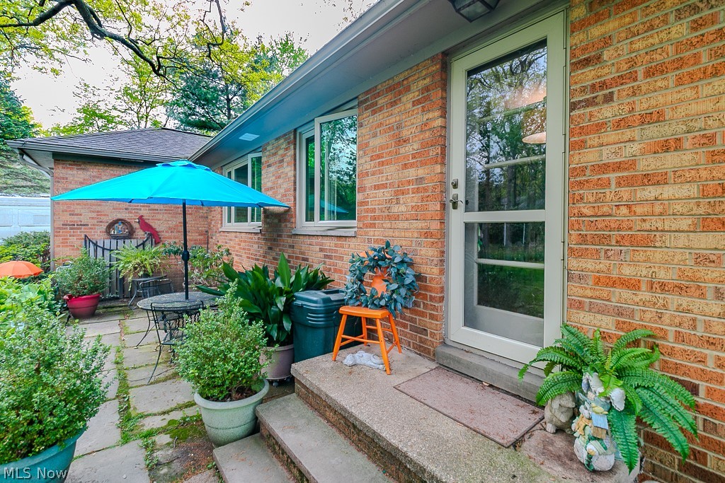 565 Bassett Road Bay Village OH 44140