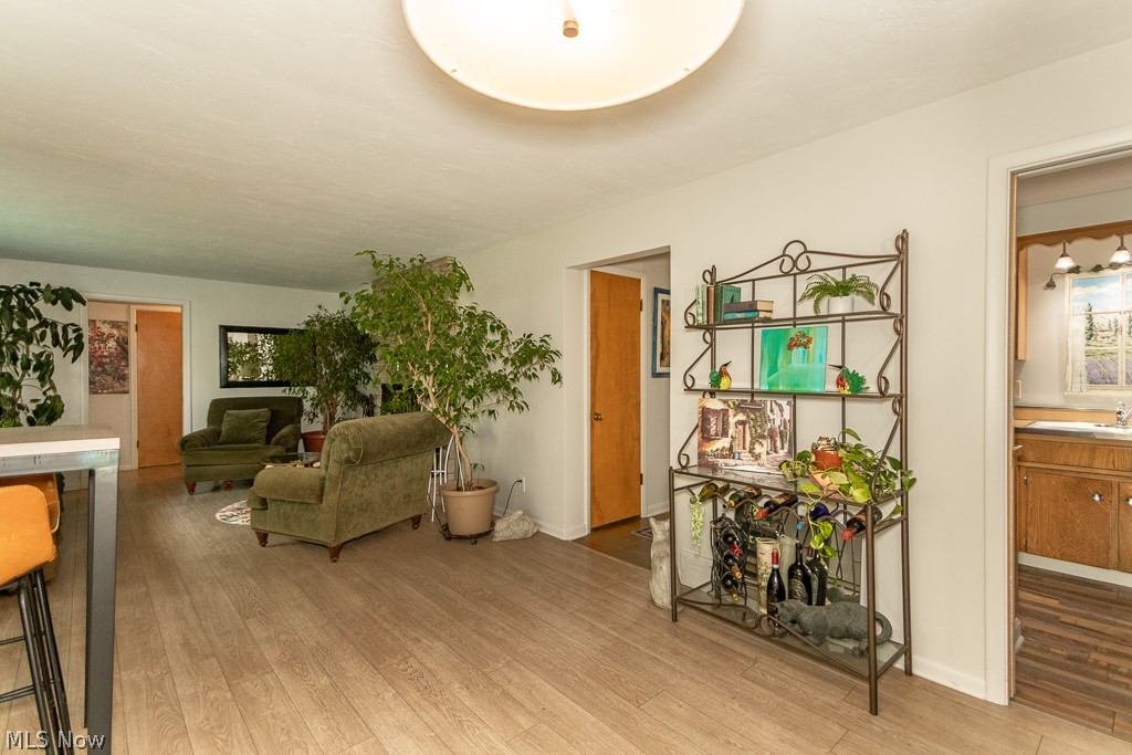 565 Bassett Road Bay Village OH 44140