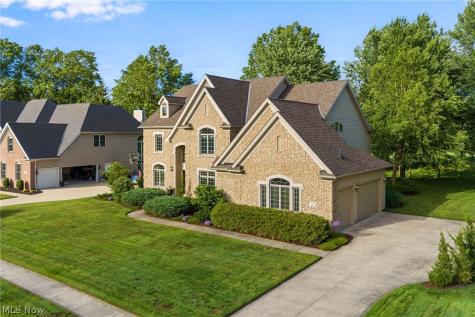 583 Legends Row Avon Lake OH 44012