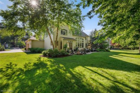 583 Legends Row Avon Lake OH 44012