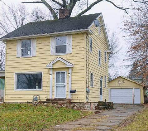 39 Hilton Avenue Youngstown OH 44507