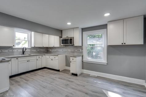 605 Chestnut Street Minerva OH 44657