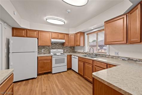 211 E Schaaf Road Brooklyn Heights OH 44131