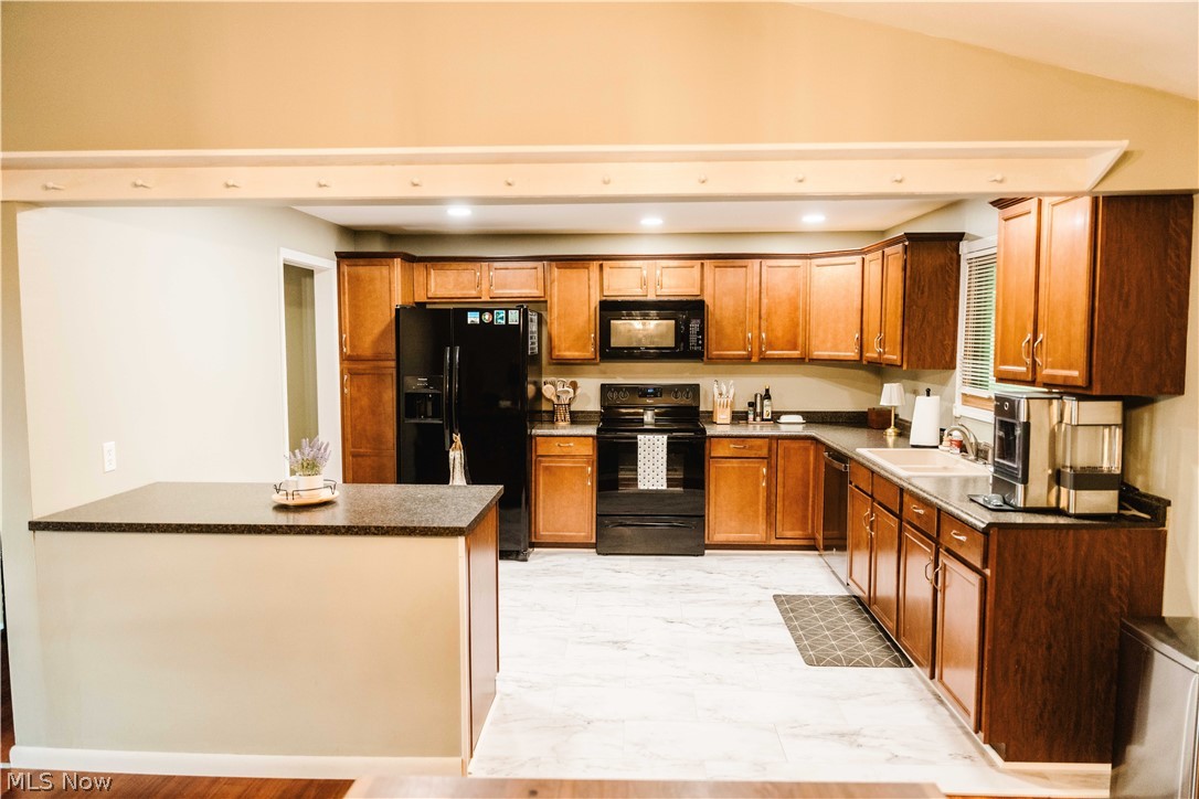 894 Green Drive Coshocton OH 43812