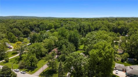 8860 Evergreen Drive Mentor OH 44060