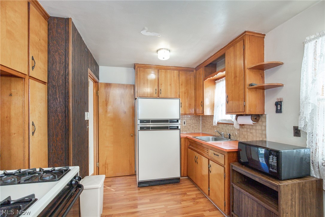 4093 E 175th Street Cleveland OH 44128
