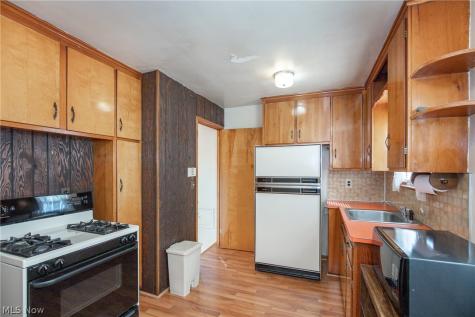4093 E 175th Street Cleveland OH 44128
