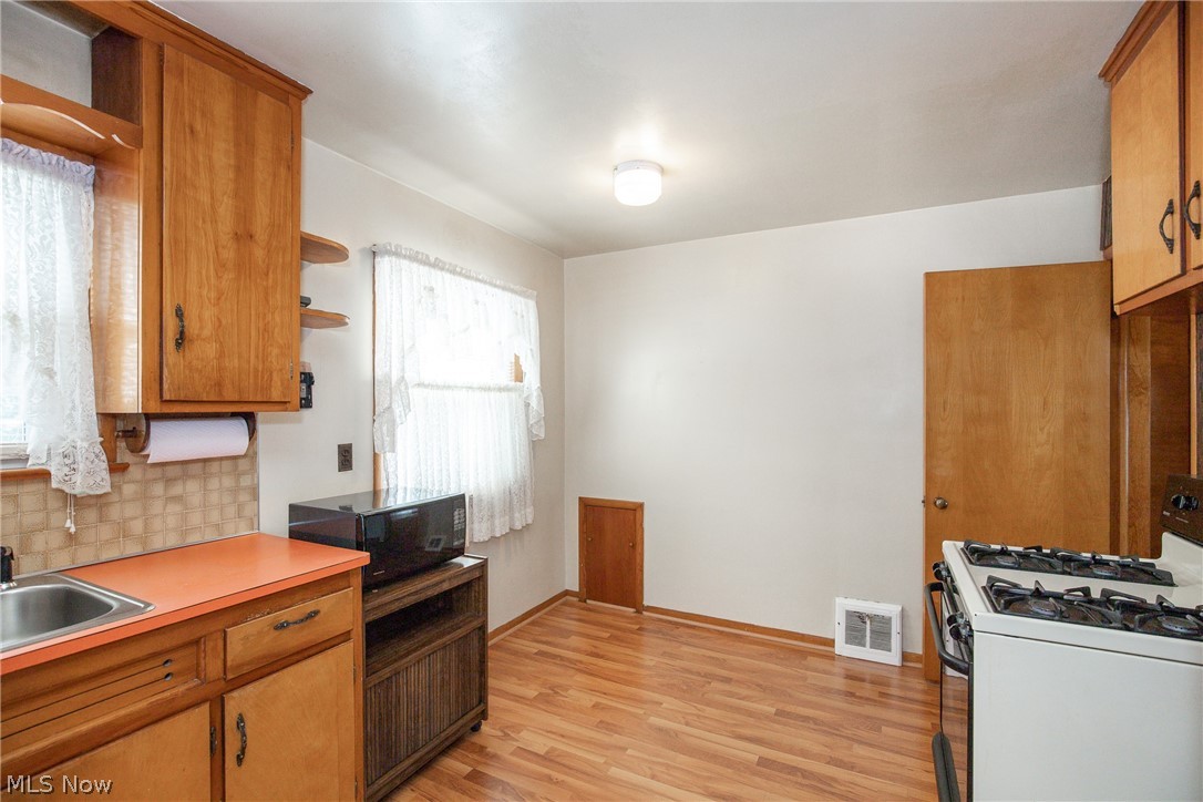 4093 E 175th Street Cleveland OH 44128