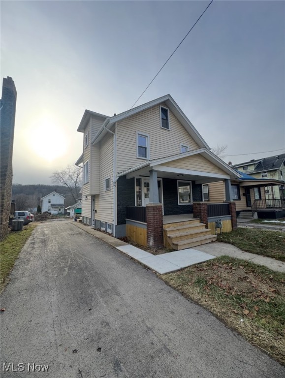 321 W Wood Street W Lowellville OH 44436