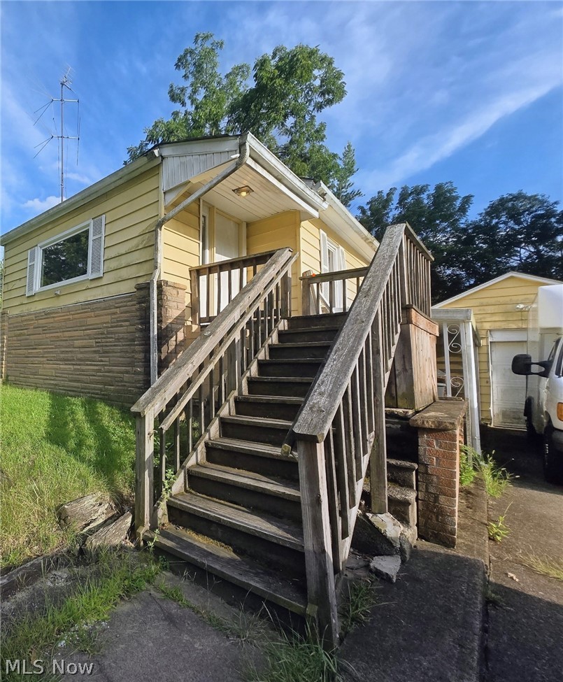 2838 Draper Street SE Warren OH 44484