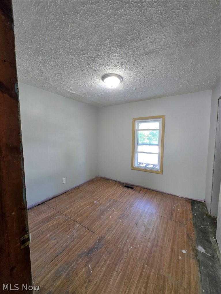 2838 Draper Street SE Warren OH 44484