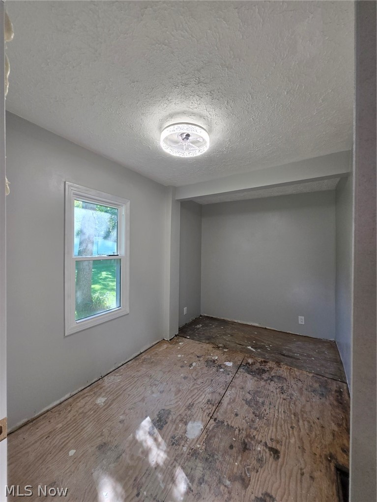 2838 Draper Street SE Warren OH 44484
