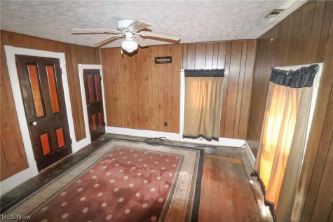 115 Burbank Street Creston OH 44217