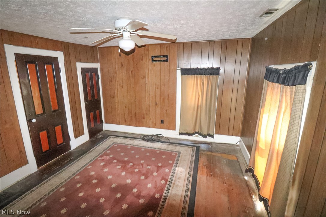 115 Burbank Street Creston OH 44217