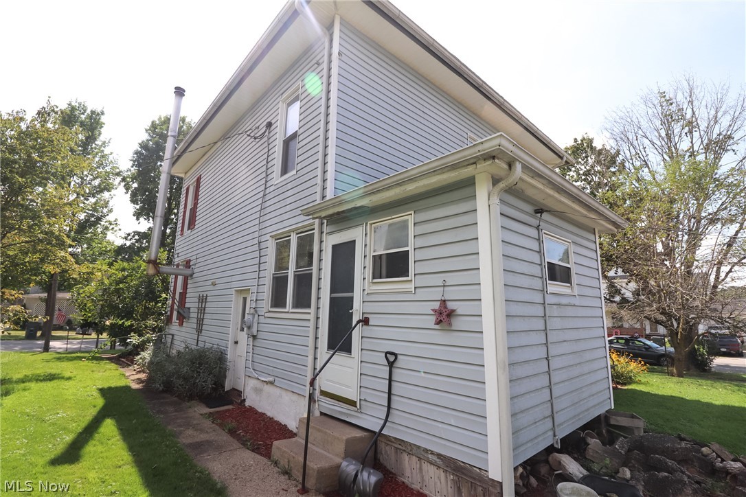 115 Burbank Street Creston OH 44217