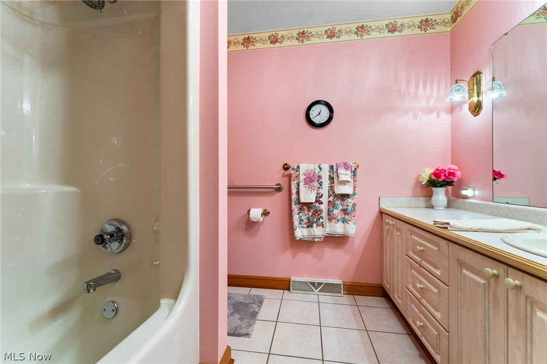 5201 S Saratoga Avenue Austintown OH 44515