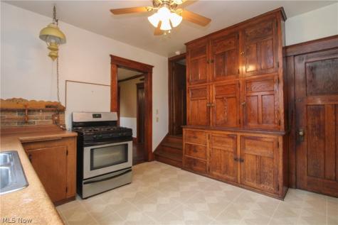 1719 Ohio Avenue Youngstown OH 44504