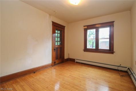1719 Ohio Avenue Youngstown OH 44504