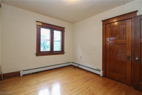 1719 Ohio Avenue Youngstown OH 44504