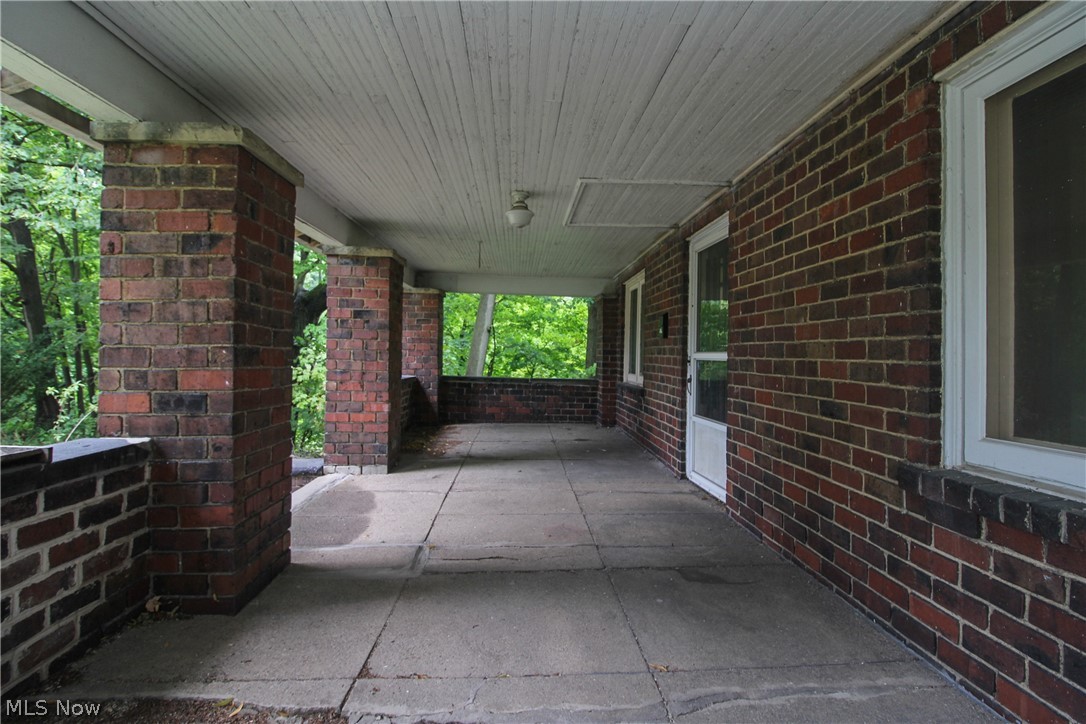 1719 Ohio Avenue Youngstown OH 44504