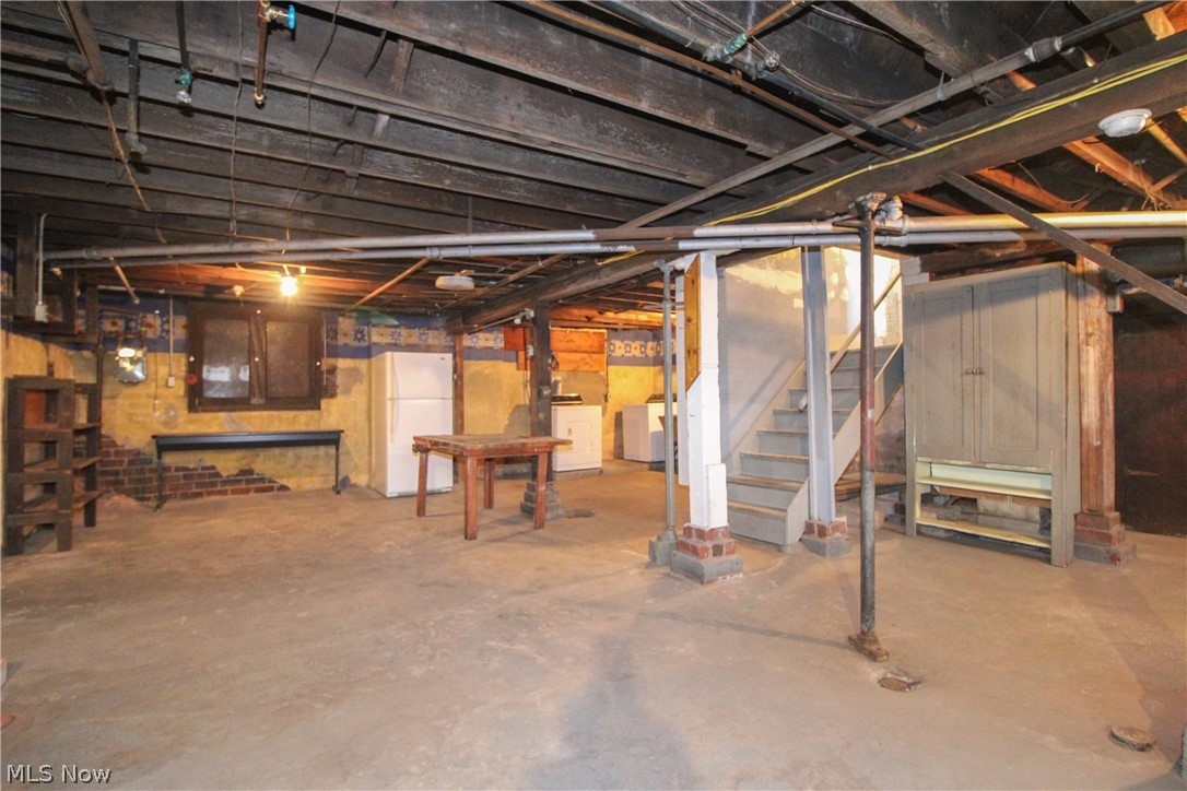 1719 Ohio Avenue Youngstown OH 44504