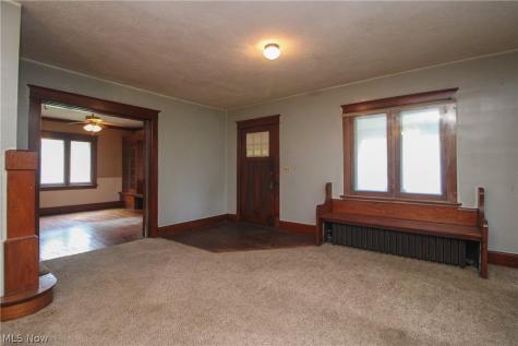 1719 Ohio Avenue Youngstown OH 44504