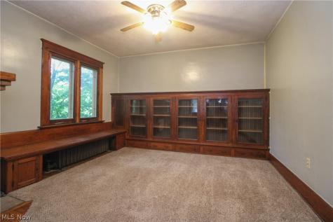 1719 Ohio Avenue Youngstown OH 44504