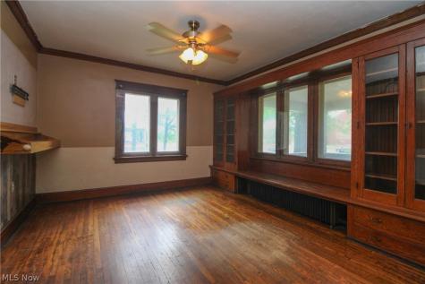 1719 Ohio Avenue Youngstown OH 44504
