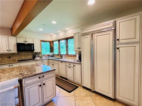 35560 Ridgeway Lane Willoughby OH 44094