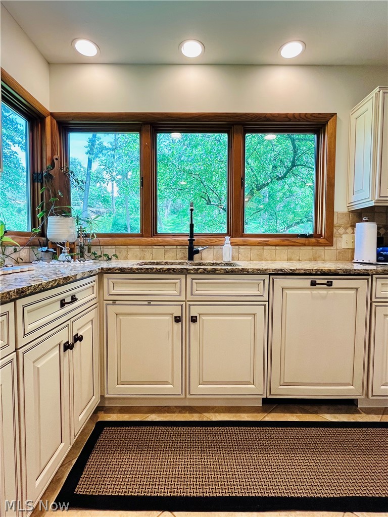 35560 Ridgeway Lane Willoughby OH 44094