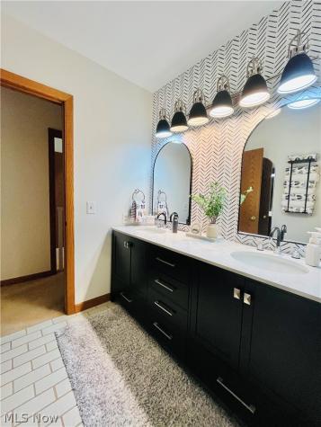 35560 Ridgeway Lane Willoughby OH 44094