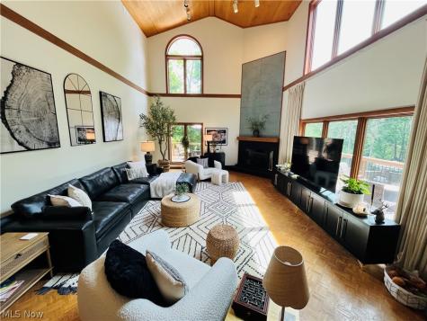 35560 Ridgeway Lane Willoughby OH 44094