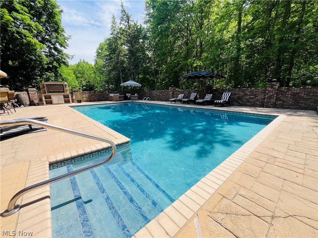 35560 Ridgeway Lane Willoughby OH 44094