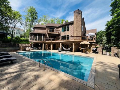 35560 Ridgeway Lane Willoughby OH 44094