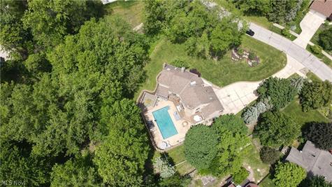 35560 Ridgeway Lane Willoughby OH 44094