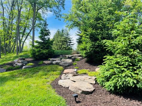 35560 Ridgeway Lane Willoughby OH 44094