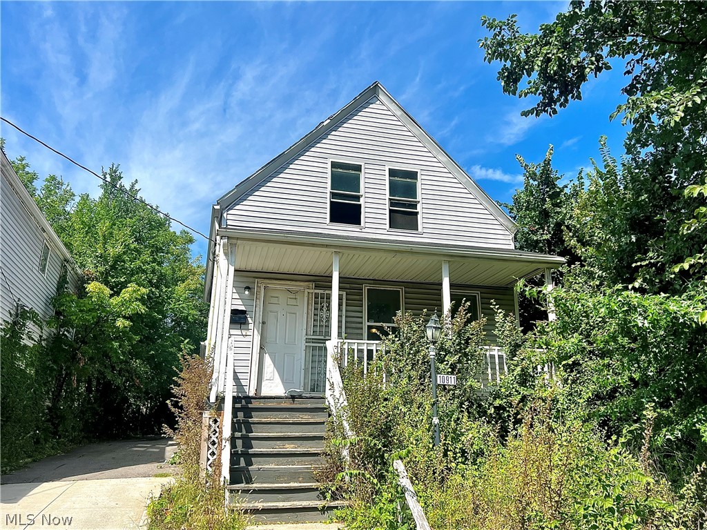 10911 Hulda Avenue Cleveland OH 44104
