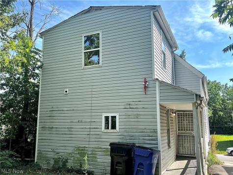 10911 Hulda Avenue Cleveland OH 44104