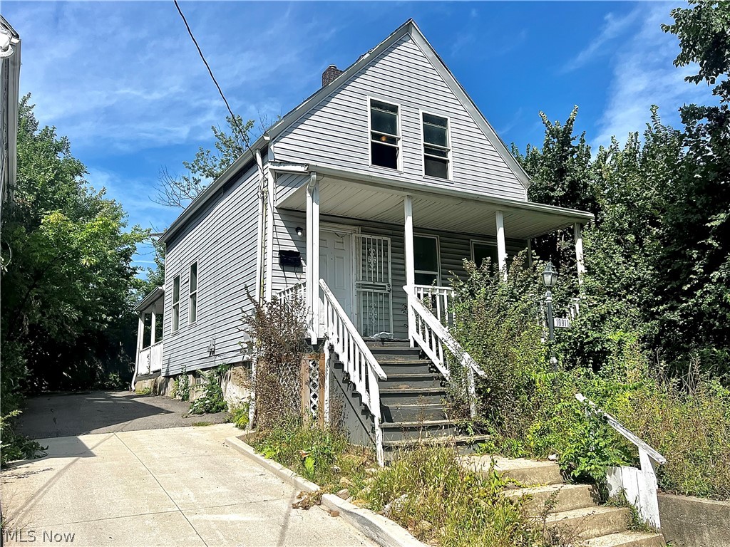 10911 Hulda Avenue Cleveland OH 44104