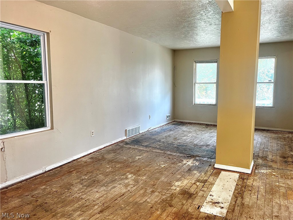 10911 Hulda Avenue Cleveland OH 44104