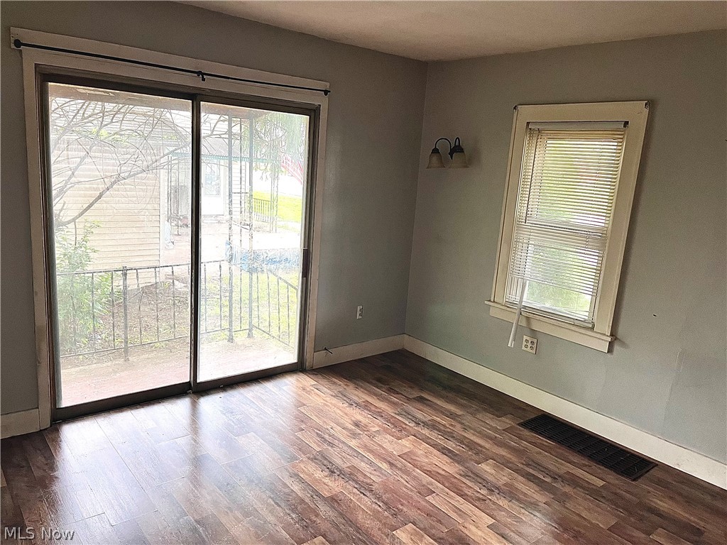 228 E Main Street Freeport OH 43973