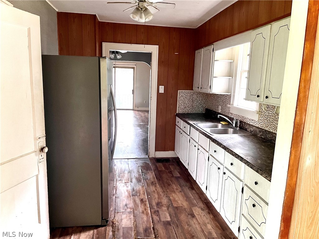 228 E Main Street Freeport OH 43973