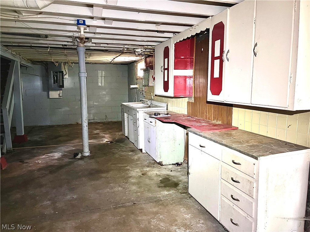228 E Main Street Freeport OH 43973