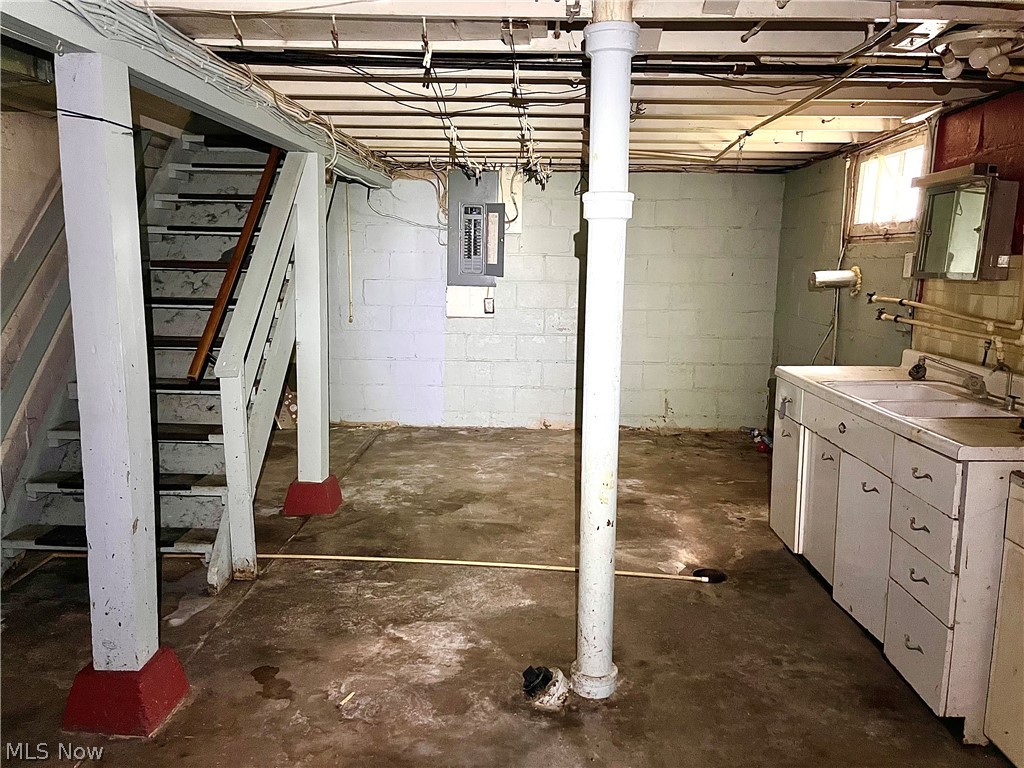 228 E Main Street Freeport OH 43973