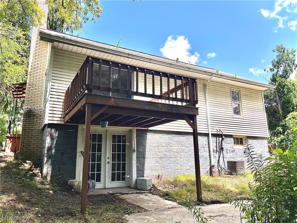 228 E Main Street Freeport OH 43973
