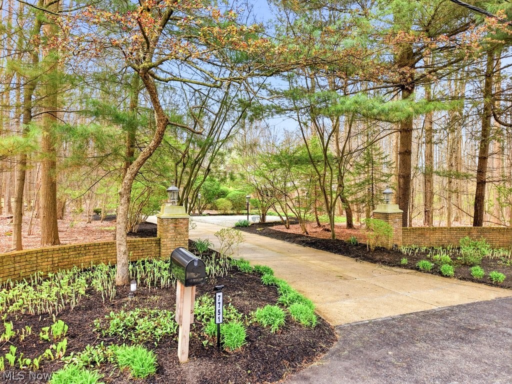 7751 Chagrin Road Chagrin Falls OH 44023
