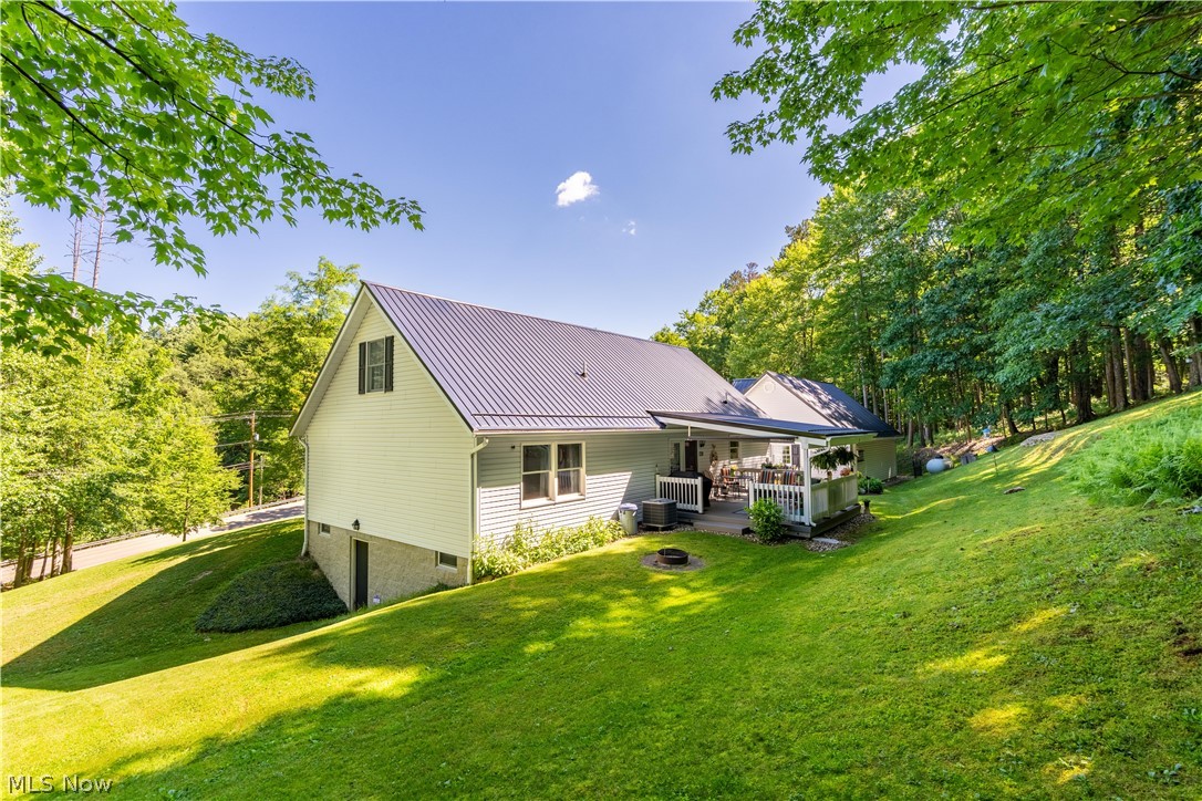 270 Salineville Road NE Carrollton OH 44615